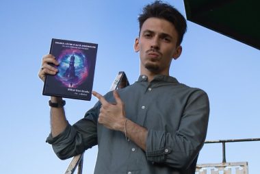 Eroul din „Drumul către o altă dimensiune” și-a găsit drumul spre acțiune după o sesiune de gaming