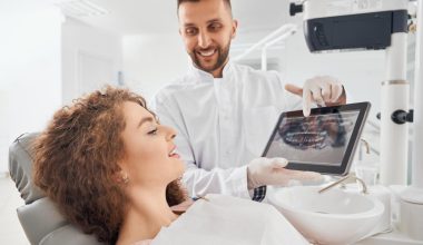 Poate un laborator dentar online să fie la fel de apropiat de medic ca un laborator local